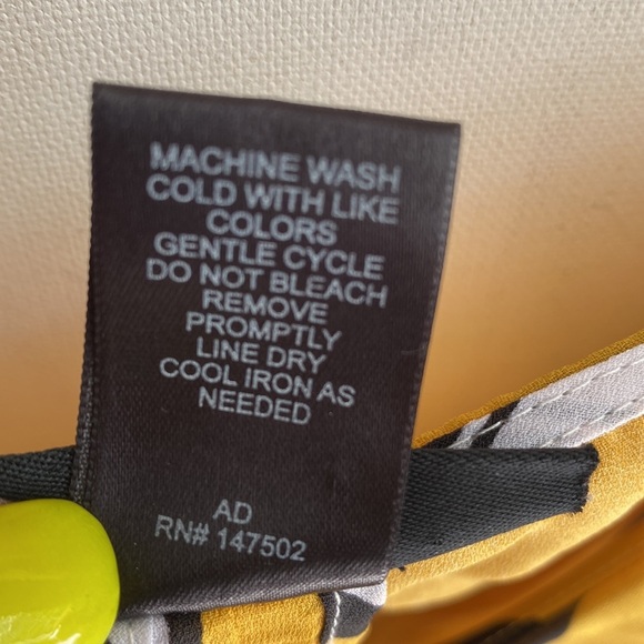 Ashley Stewart Flutter sleeve Cinched Flutter Split Front Top, Size 18/20 - Picture 5 of 13